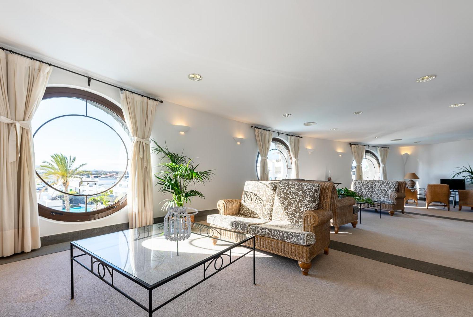Hotel Livvo Volcan Lanzarote Playa Blanca Dış mekan fotoğraf