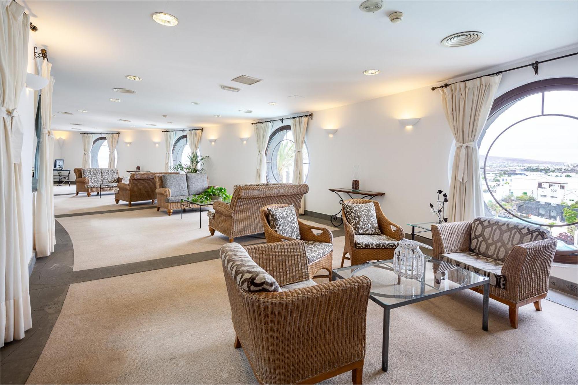 Hotel Livvo Volcan Lanzarote Playa Blanca Dış mekan fotoğraf