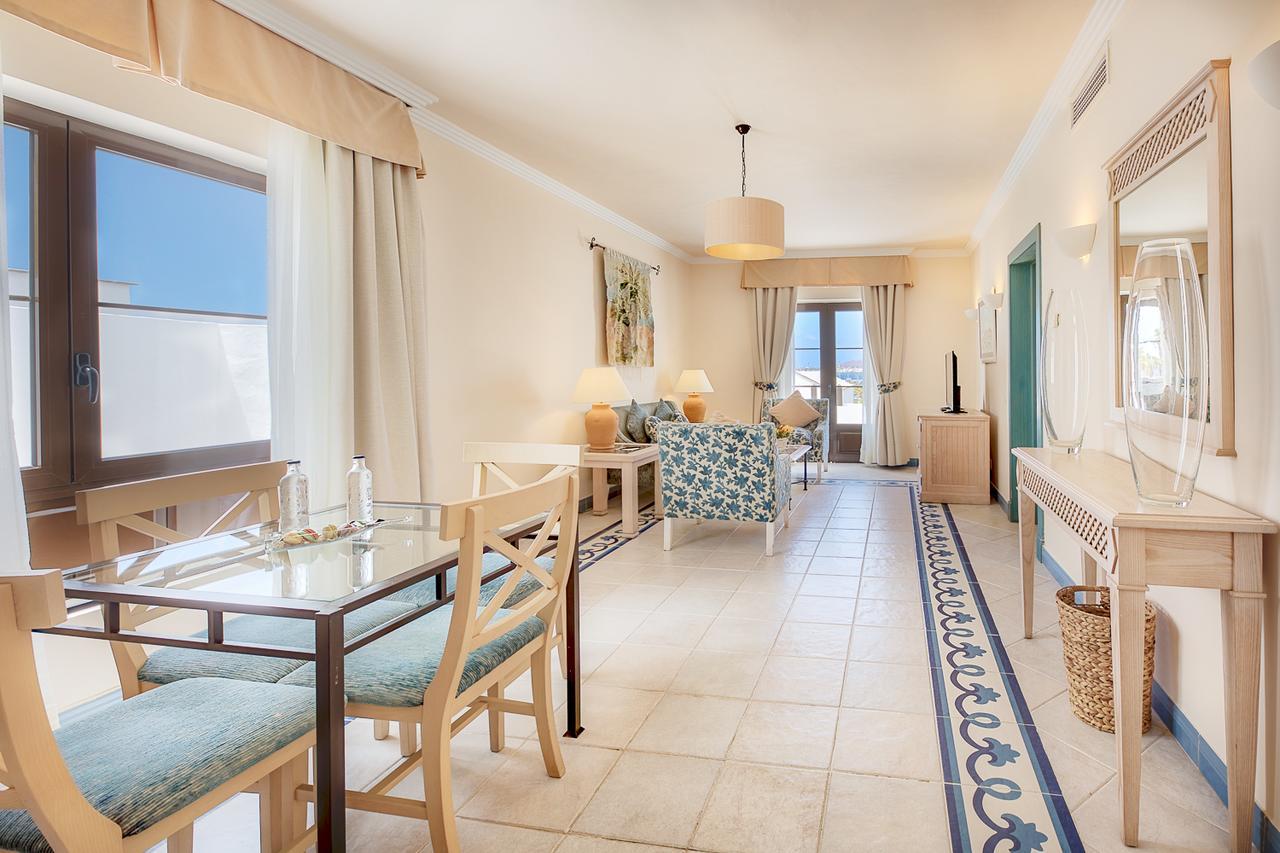 Hotel Livvo Volcan Lanzarote Playa Blanca Oda fotoğraf