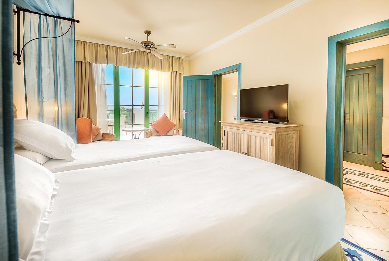 Hotel Livvo Volcan Lanzarote Playa Blanca Oda fotoğraf